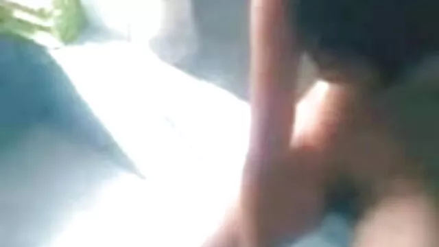 બીચ પર સેક્સ સાથે નંગી સેકસી રોમી વરસાદ