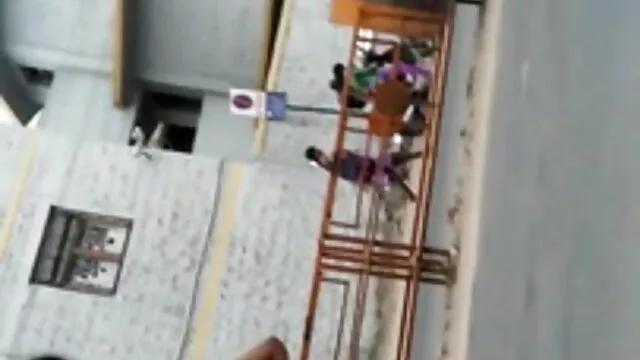 માણસ સાથે બે sluts અને કાદવ હોટ ત્રણ લોકો નુ સમૂહ ગુજરાતી સેકસી વીડીયો પિચર ચોદન સીડી પર