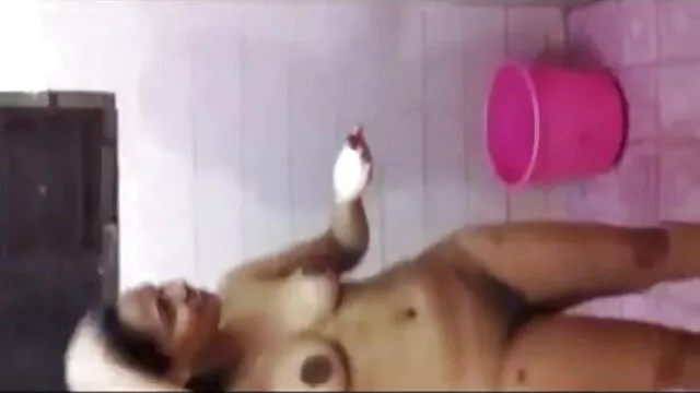 સંવેદનશીલ પહોંચેલું છોકરી હસ્તમૈથુન સેકસ