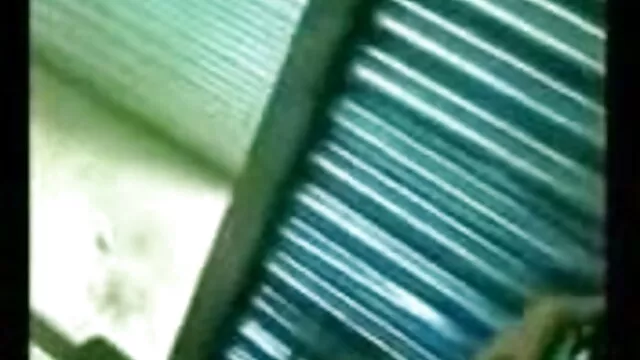 છોકરી masturbates સેક્સ સનીલીયોન સેકસી રમકડાં