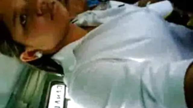 સેક્સ ત્રીપલ સેકસ બીપી સાથે વિધવા અંદરથી.