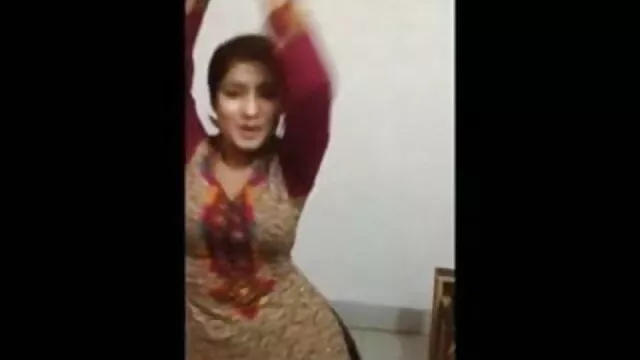 હિડન કેમેરા માં સેકસી વાત પૂલ લોકર રૂમ